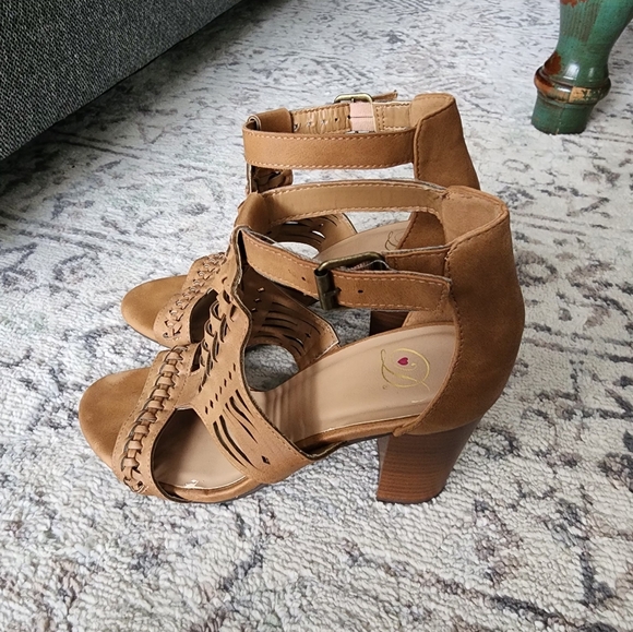 Delicious Tan Braided Sandals - Picture 2 of 5